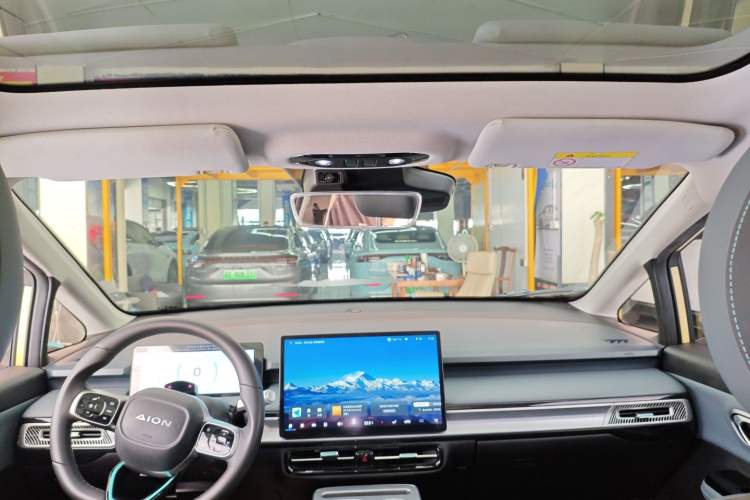 Used AION Y 2022 Plus 70 Tech Edition