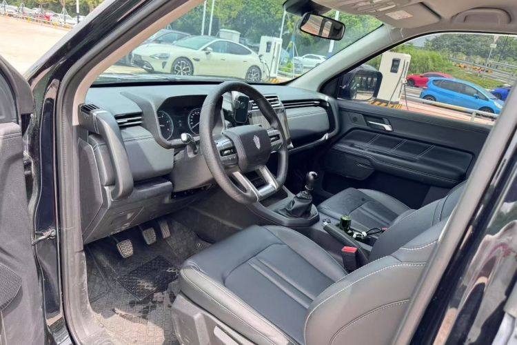 Used JMC DaDao 2023 All-Purpose 2.3T Diesel Manual Two-Wheel Drive Long-Wheelbase Comfort Edition
