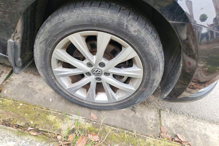 Used Volkswagen Lavida 2015 1.6L Automatic Comfort Edition