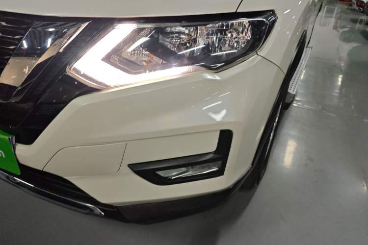 Used Nissan X-Trail 2017 2.0L CVT 7-Seater Comfort Edition 2WD Left Front Headlight