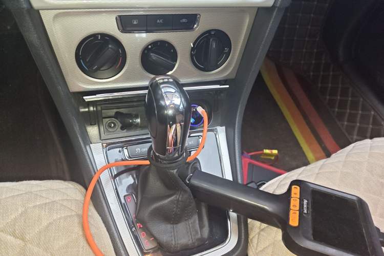 Used Volkswagen Gran Lavida 2013 1.4 TSI Automatic Comfort Model
