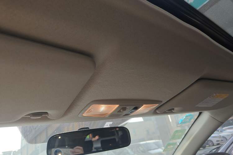 Used Mitsubishi Outlander 2013 2.4L Four-Wheel Drive Luxury Navigation Version 7 Seats
