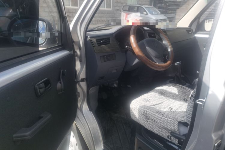 Used Jinbei Hiace X30 2024 1.5L Champion Edition Passenger Vehicle 5/6/7 Seats Driver Seat