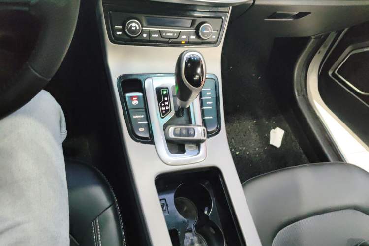 Used Geely Auto Emgrand GL 2018 1.4T DCT Elite Smart Connectivity Version Gear Lever