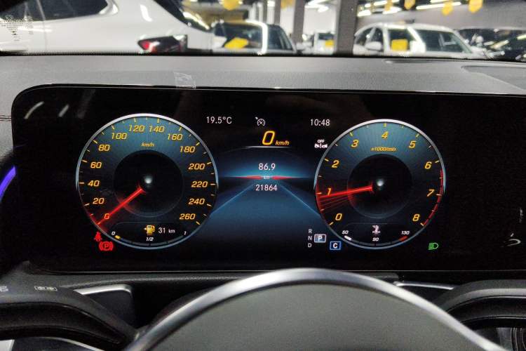 Used Mercedes-Benz GLB 2023 Refreshed GLB 200 Dynamic Edition Instrument Cluster
