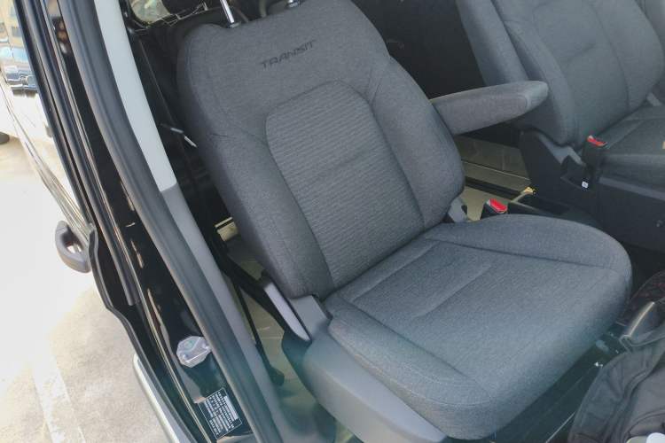 Used Ford Transit 2023 2.0T Gasoline Automatic Multi-Function Commercial Vehicle Mid-Drive Mid-Roof 5/6 Seats