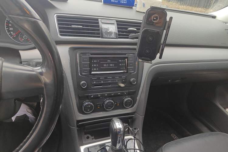 Used Volkswagen Passat 2013 1.8TSI DSG Prestige Edition Audio And AC Panel