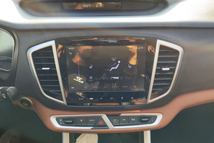 Used Geely Auto Vision X6 2018 1.4T CVT 4G Connected Flagship Edition
