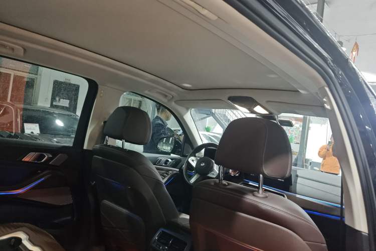 Used BMW X5 2022 xDrive 30Li Luxury M Sport Package
