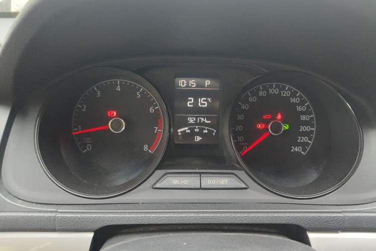 Used Volkswagen Lavida 2017 1.6L Automatic Fashion Edition Instrument Cluster