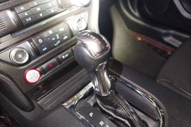 Used Ford Mustang 2015 2.3T Automatic U.S.-Spec Version Gear Lever