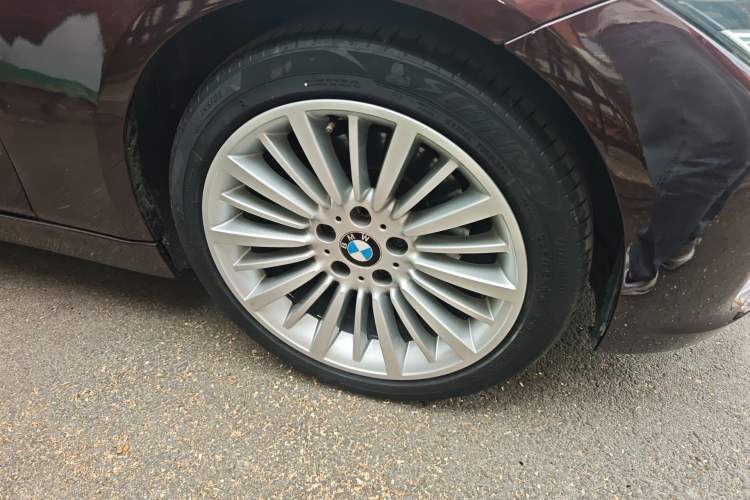 Used BMW 3 Series 2018 320Li Fashion Model Right Front Wheel Hub