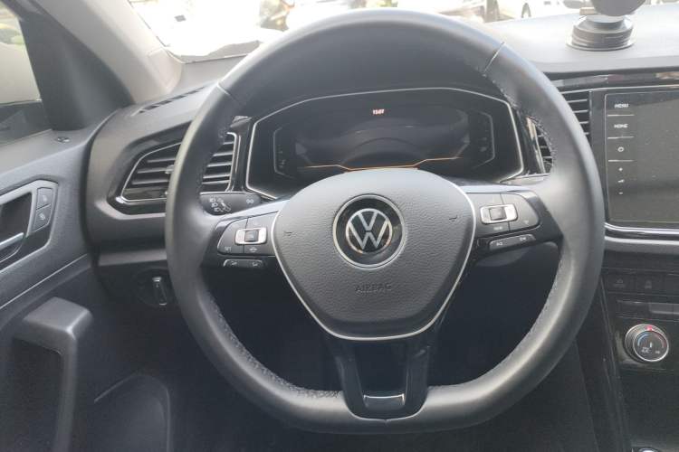 Used Volkswagen T-ROC 2022 280TSI DSG Two-Wheel Drive Comfort PLUS Steering Wheel