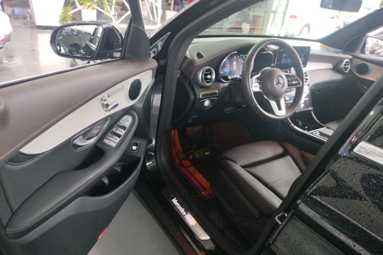 Used Mercedes-Benz GLC 2020 Facelifted GLC 260 L 4MATIC Dynamic Edition
