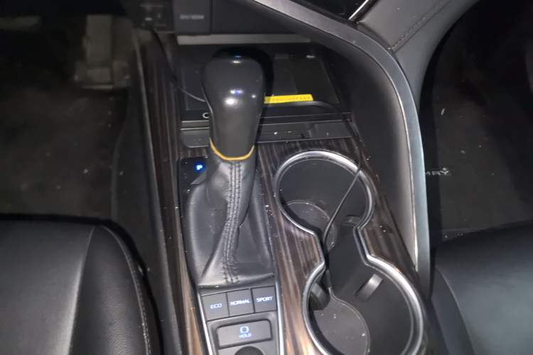 Used Toyota Camry 2018 2.5G Luxury Edition Gear Lever