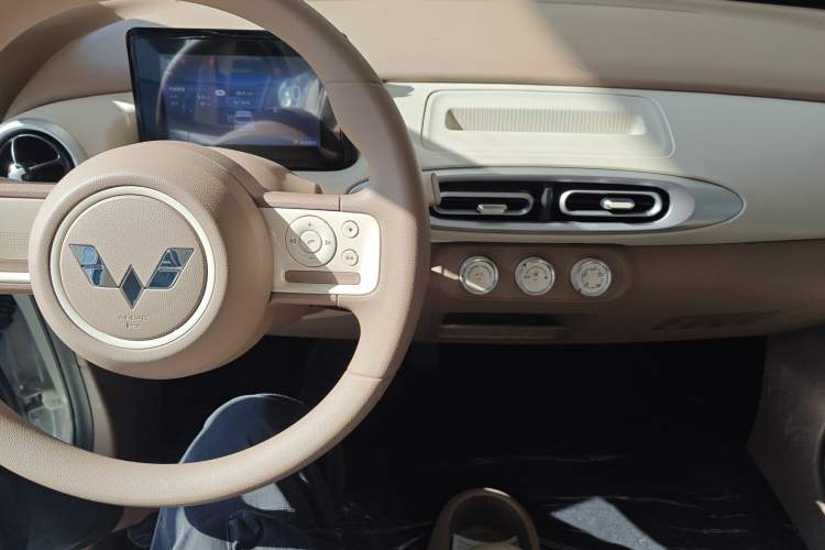 Used Wuling Hongguang MINIEV 2025 Four-Door Version Advanced Edition
