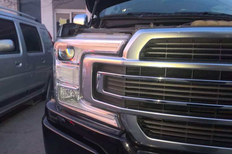 Used Ford F-150 Raptor 2019 3.5T LTD Right Front Headlight