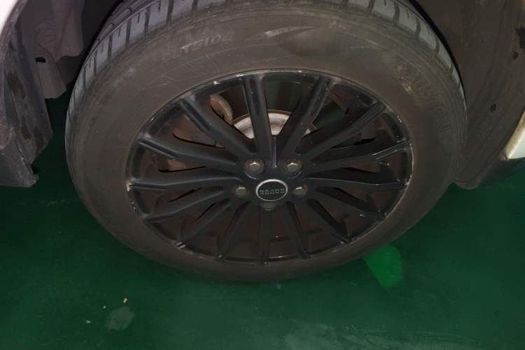 Used Land Rover Range Sport 2011 3.0 TDV6 Diesel Version Right Front Wheel Hub