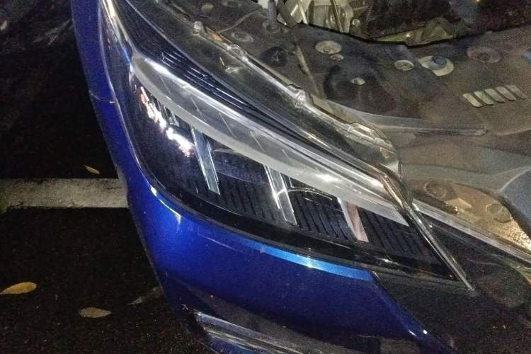 Used Venucia T90 2020 2.0L CVT Smart Connect & Smooth Drive Edition Right Front Headlight