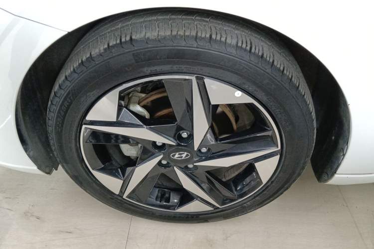Used Hyundai Elantra 2021 1.5L CVT LUX Prestige Edition Left Front Wheel Hub