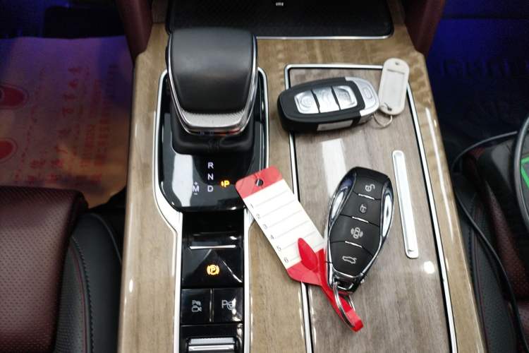 Used Hongqi HS7 2023 2.0T Automatic All-Wheel-Drive Flagship Edition Six Seats
