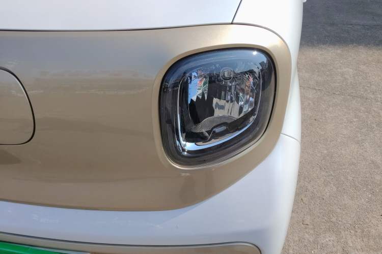 Used Bestune Pony 2025 222km Range Agile Horse Left Front Headlight