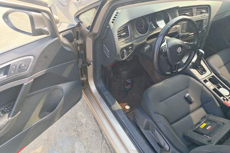 Used Volkswagen Golf 2015 1.4TSI Automatic Comfort Model