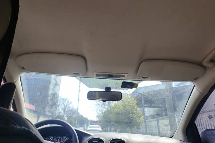 Used Ford Focus 2011 Sedan 1.8L Manual Classic Model
