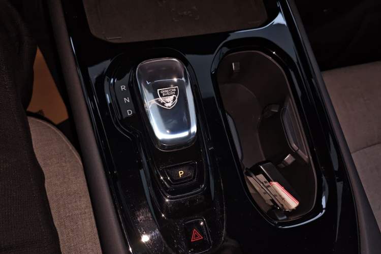 Used Volvo EM90 2025 Ultra Six-Seater
