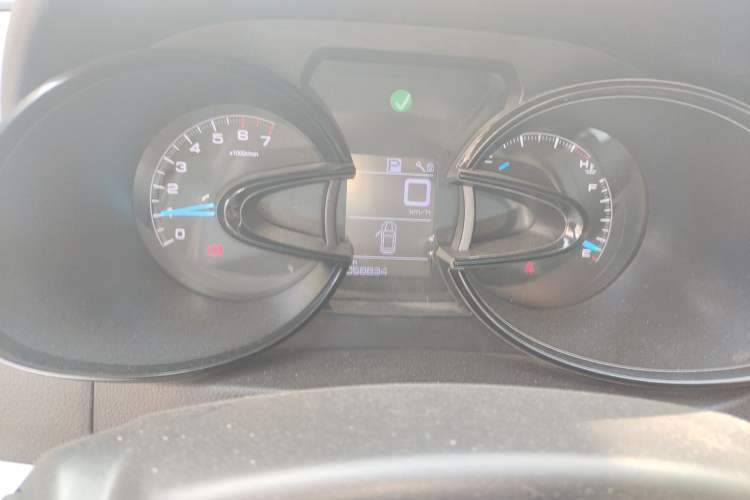 Used Dongfeng Aeolus AX7 2015 2.0L Automatic Zhiyi Trim