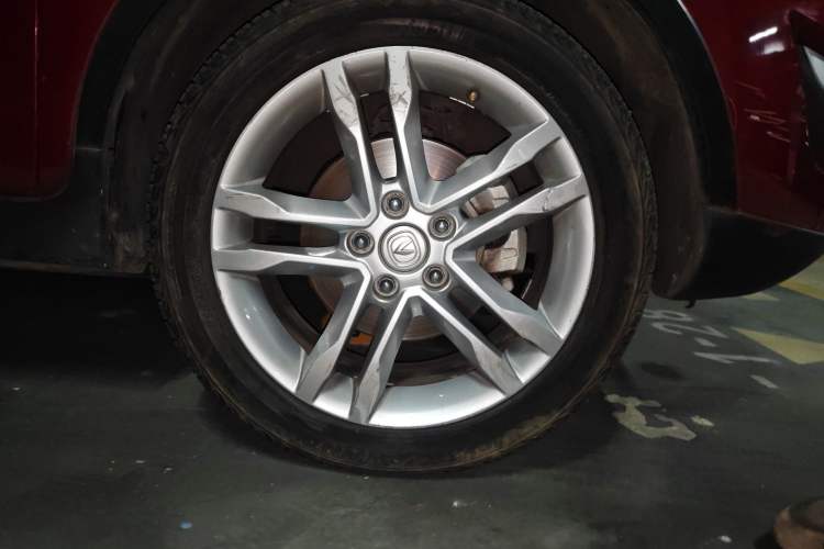 Used CHANGAN CS35 2015 1.6L Automatic Luxury Model China IV Standard
