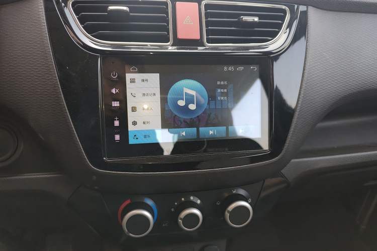 Used Foton Xiangling M 2018 1.5L Non-Load-Bearing Double-Cab with Dual Rear Tires (Cargo Version) DAM15L