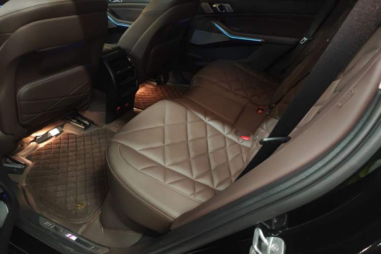 Used BMW X5 2022 xDrive 30Li Luxury M Sport Package
