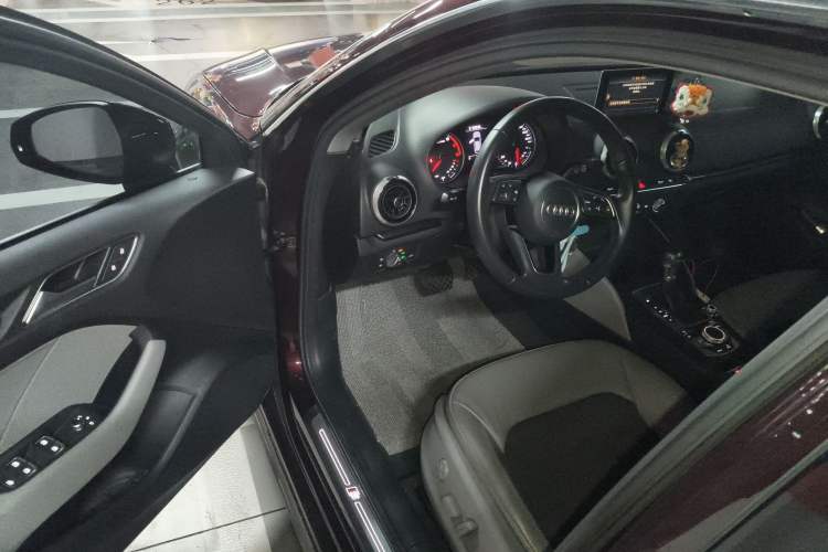 Used Audi A3 2017 Sportback 35 TFSI Fashion Model
