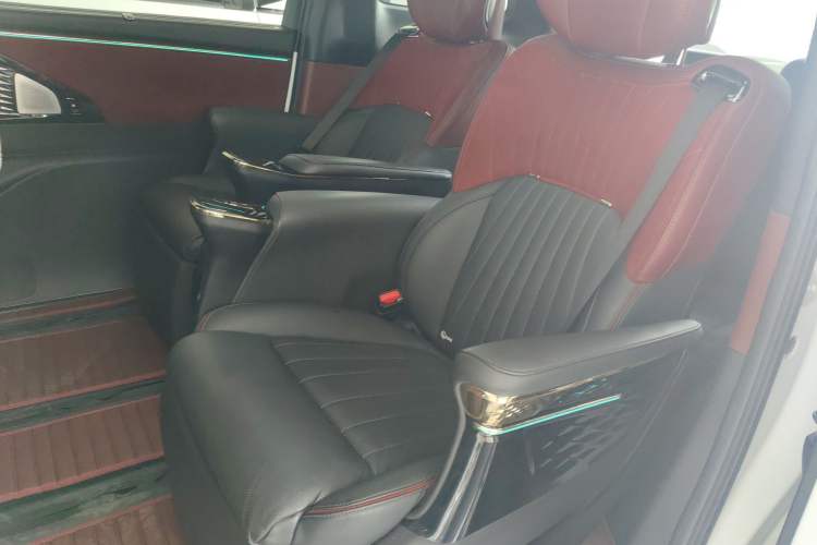 Used GAC Trumpchi M8 2023 Zongshi Series Dual-Motor Flagship Edition Left Rear Seat