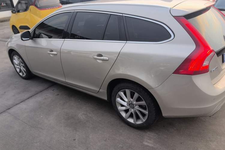 Used Volvo V60 2017 T5 Zhiyi Edition China V Standard
