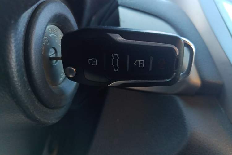 Used Nissan Sylphy 2016 Classic 1.6XE Manual Comfort Edition Vehicle Key