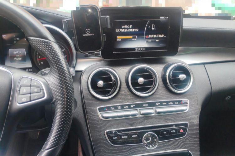 Used Mercedes-Benz C-Class 2015 Revised C 200 L Sport Edition Audio And AC Panel