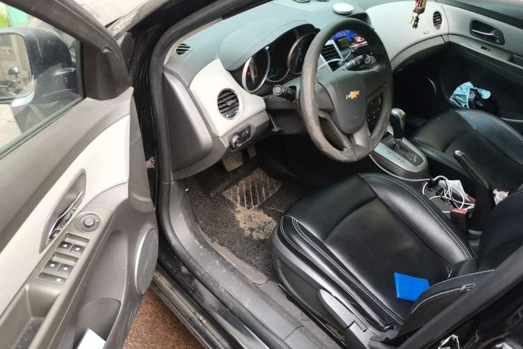 Used Chevrolet Cruze 2013 1.8L SE AT Driver Seat