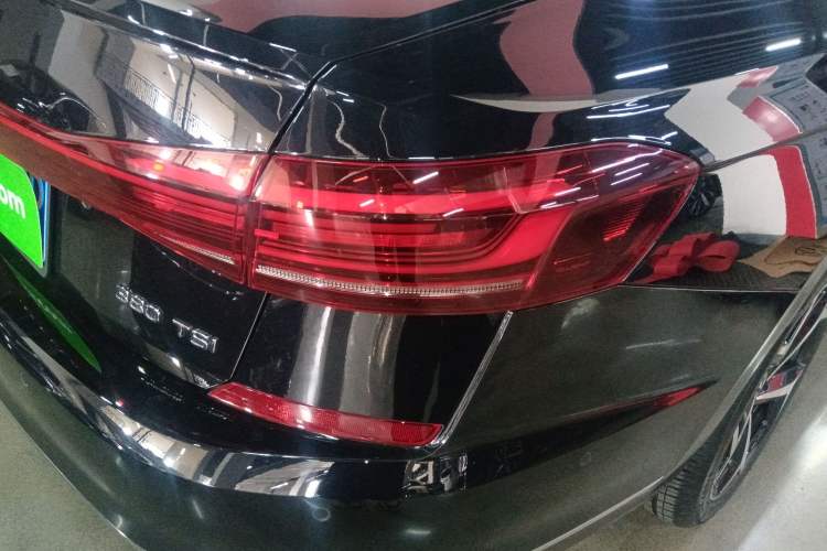 Used Volkswagen Passat 2025 Outstanding Model 380TSI Starry Dragon Glorious Edition Right Rear Taillight