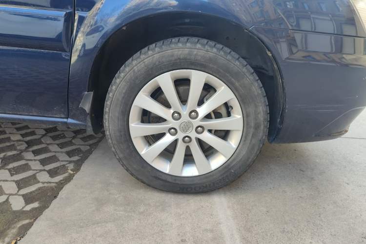 Used Buick GL8 2014 2.4L Classic Edition Right Front Wheel Hub