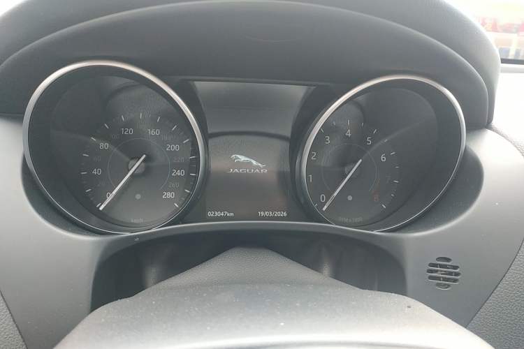 Used Jaguar XEL 2018 2.0T 200 PS Elite Edition Instrument Cluster