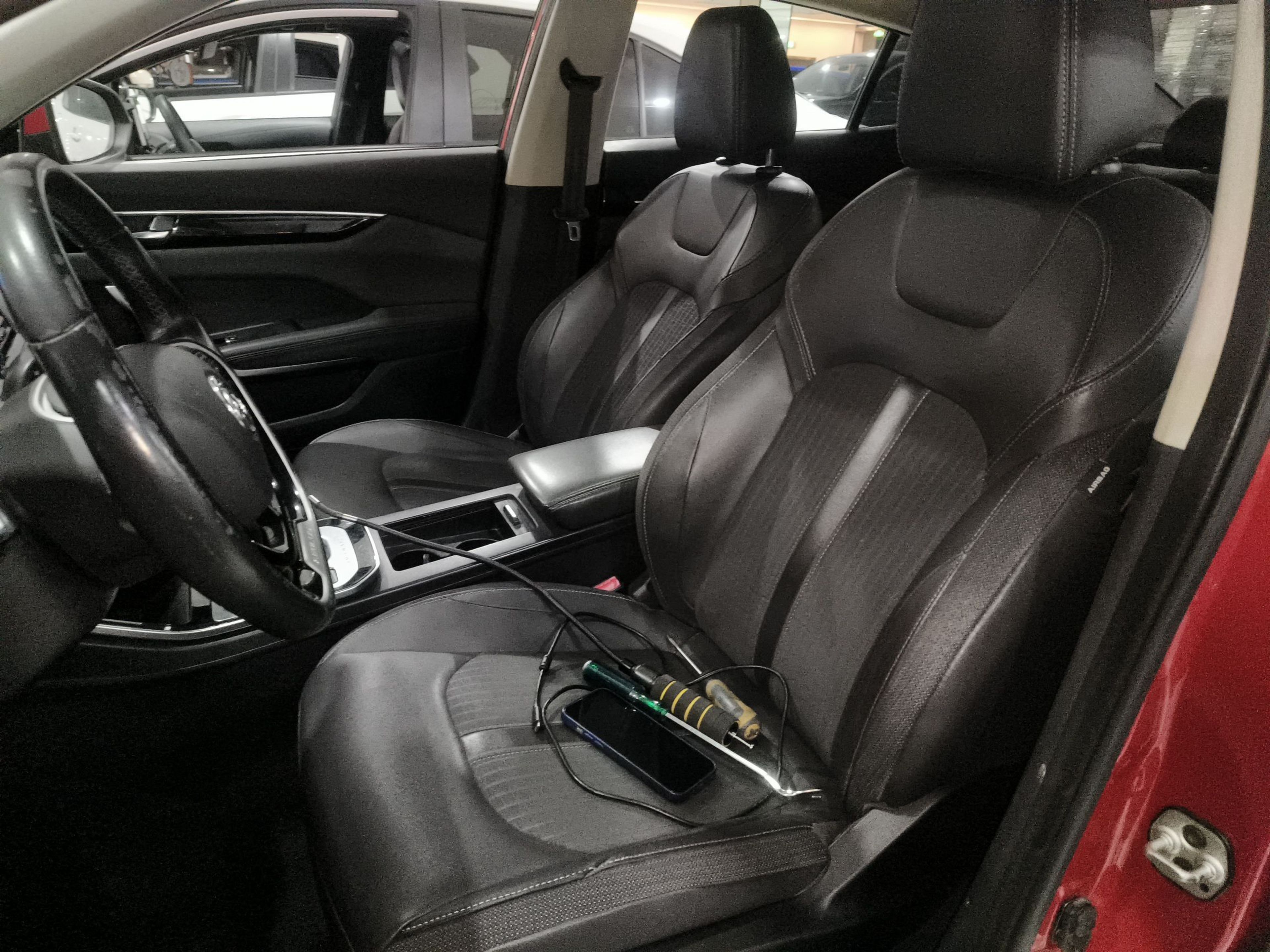 Переднее сиденье в автомобиле