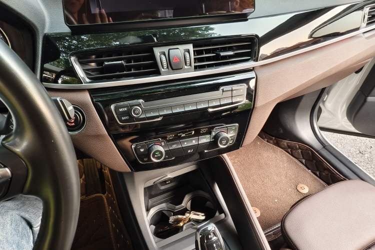 Used BMW X1 2021 sDrive25Li Leading Model Audio And AC Panel