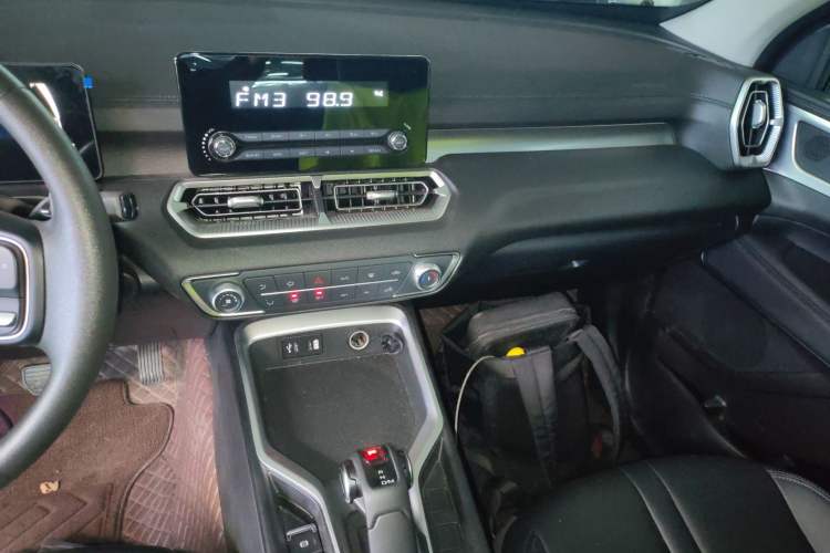 Used Great Wall King Kong Poer 2024 2.0T Automatic 8AT Diesel 4x4 Elite Flatbed Audio And AC Panel