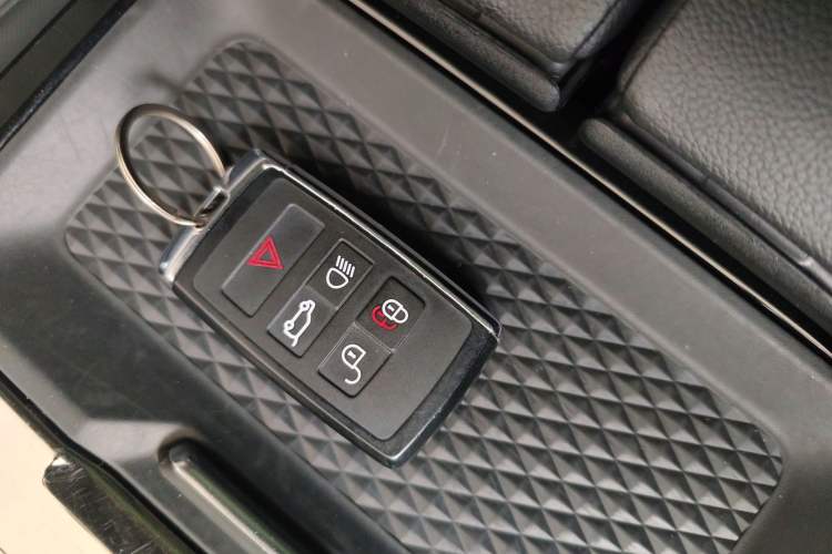 Used Land Rover Range Rover Evoque 2021 Range Rover Evoque 200 PS R-Dynamic Standard Elite Edition
