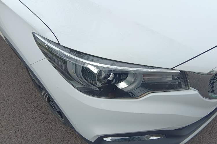 Used MG ZS 2020 Global Bestseller with 1.5L Engine Manual Transmission and a Massive 65-Inch Panoramic Sunroof Version