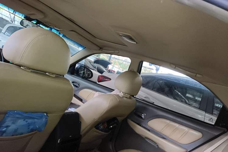 Used Hyundai MoInca 2009 1.8L Manual Luxury Edition GL Headliner