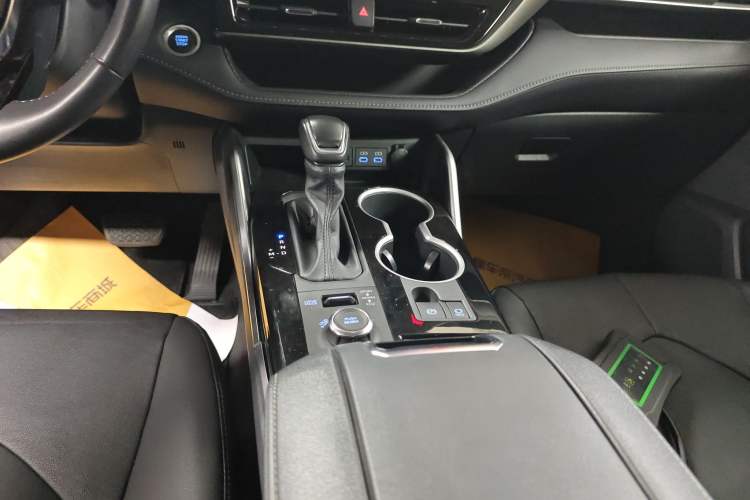 Used Toyota Highlander 2022 380T Four-Wheel Drive Prestige Edition 7-Seater Gear Lever