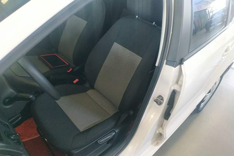 Used Volkswagen Polo 2016 1.4L Manual Fashion Model Left Front Seat